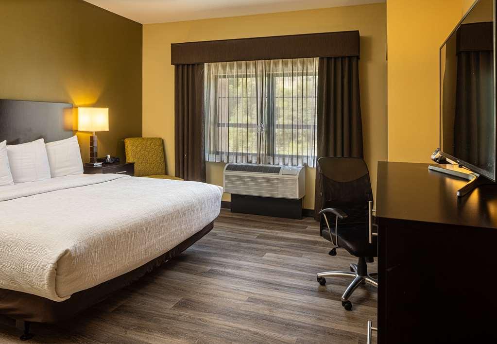 Best Western Plus Franciscan Square Inn & Suites Steubenville Habitación foto